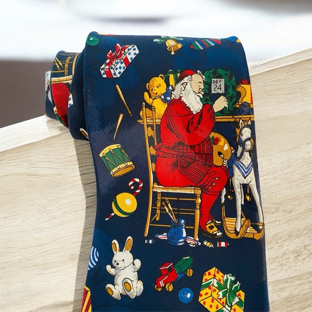 Florence & K Inc Christmas Santa & Toys Holiday Themed Men’s Neck Tie‎